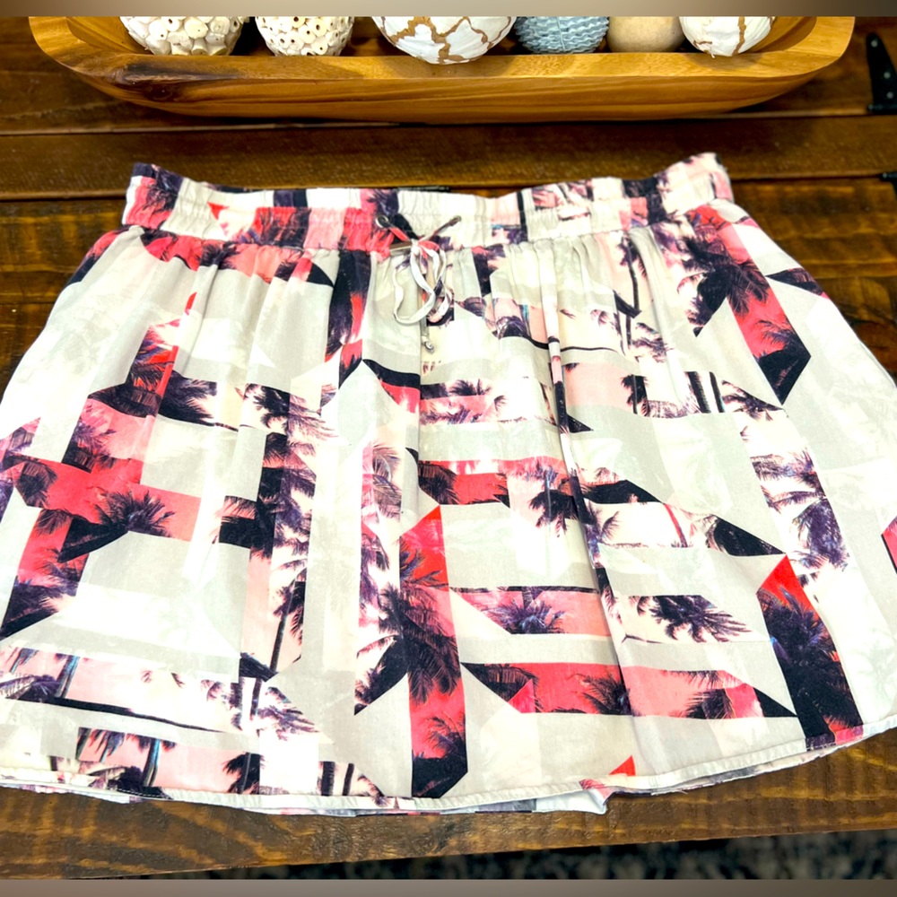 Abstract, Palm Tree Ivory, Pink, and Black Pleated Mini Skirt w. Inner Liner.